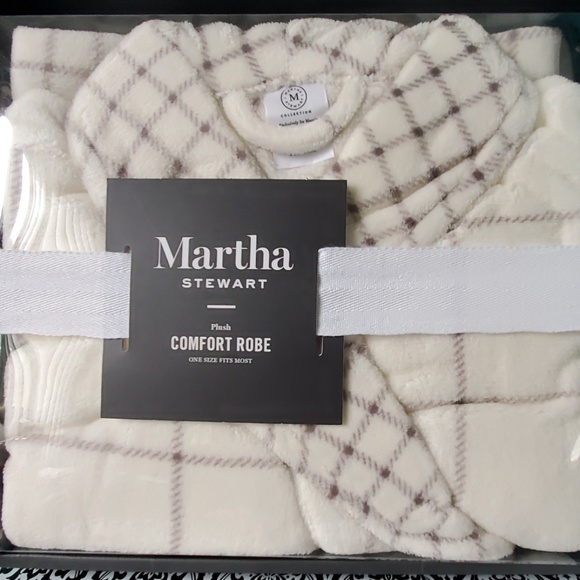 Martha Stewart Other - Plush Comfort Robe -Martha Stewart